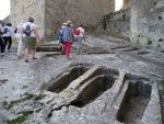 Tombes dans le rocher