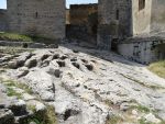 Tombes dans le rocher